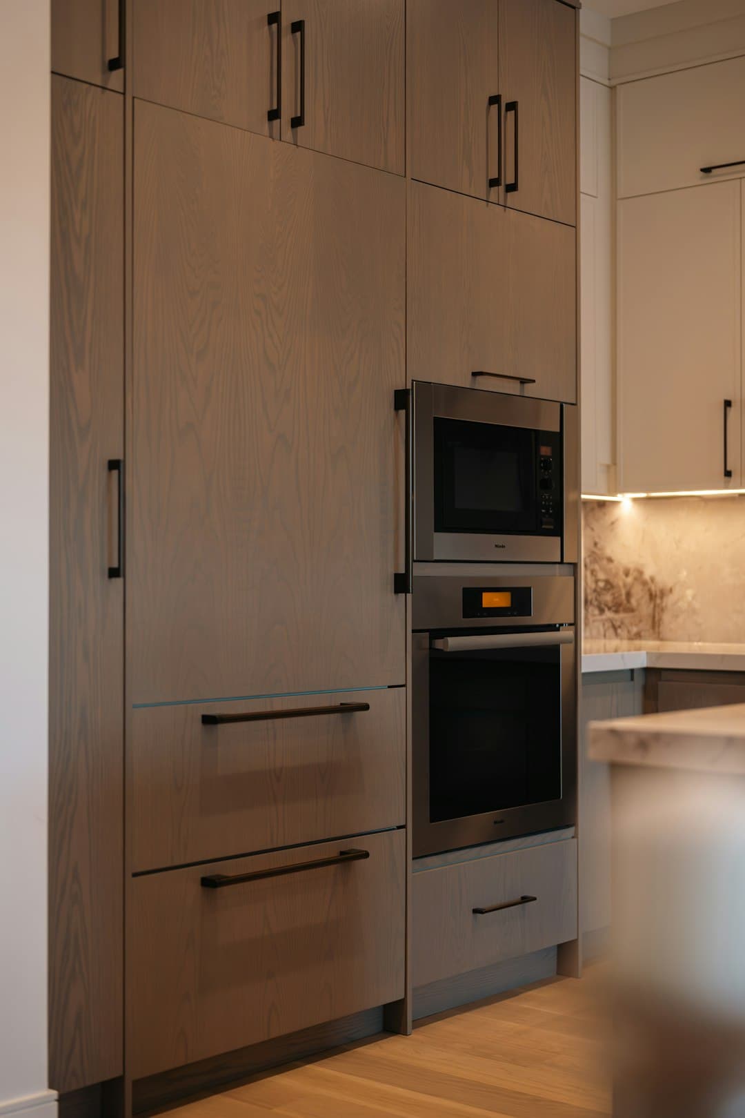 How to Clean an Oven Without Harsh Chemicals (8 Natural Methods)